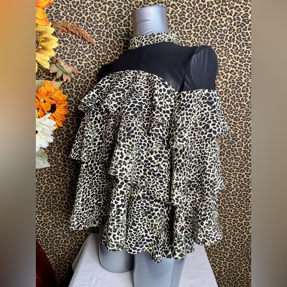 🦋B2G1🦋P•LUCA MILANO Tiered Ruffle Animal Print Mock Neck Blouse | MEDIUM | - Picture 4 of 9